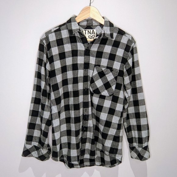Aritzia TNA Plaid Button Down Shirt - Picture 1 of 5